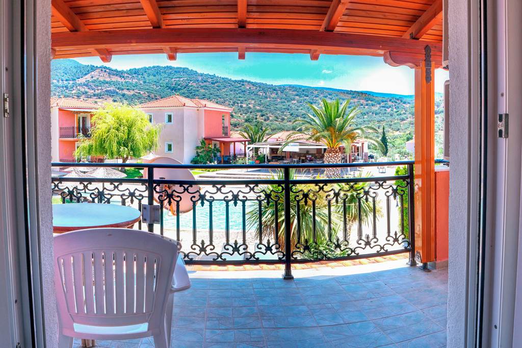 MJT_86305_Yakinthos_Garden_1223_36.jpg