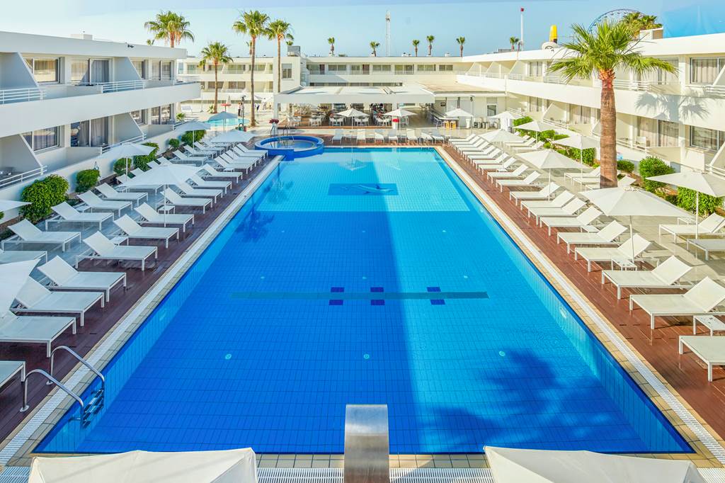 LCA_83144_Melpo_Antia_Luxury_Apartments_&_Suites_0721_03.jpg