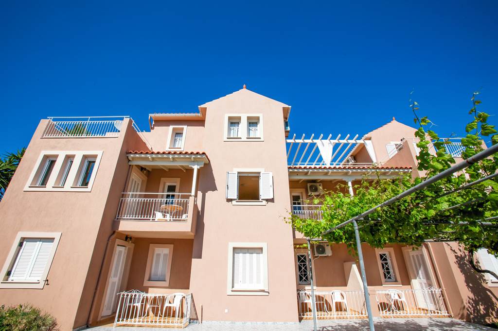 EFL_82540_Sunset_Paradise_Hotel_1220_03.jpg