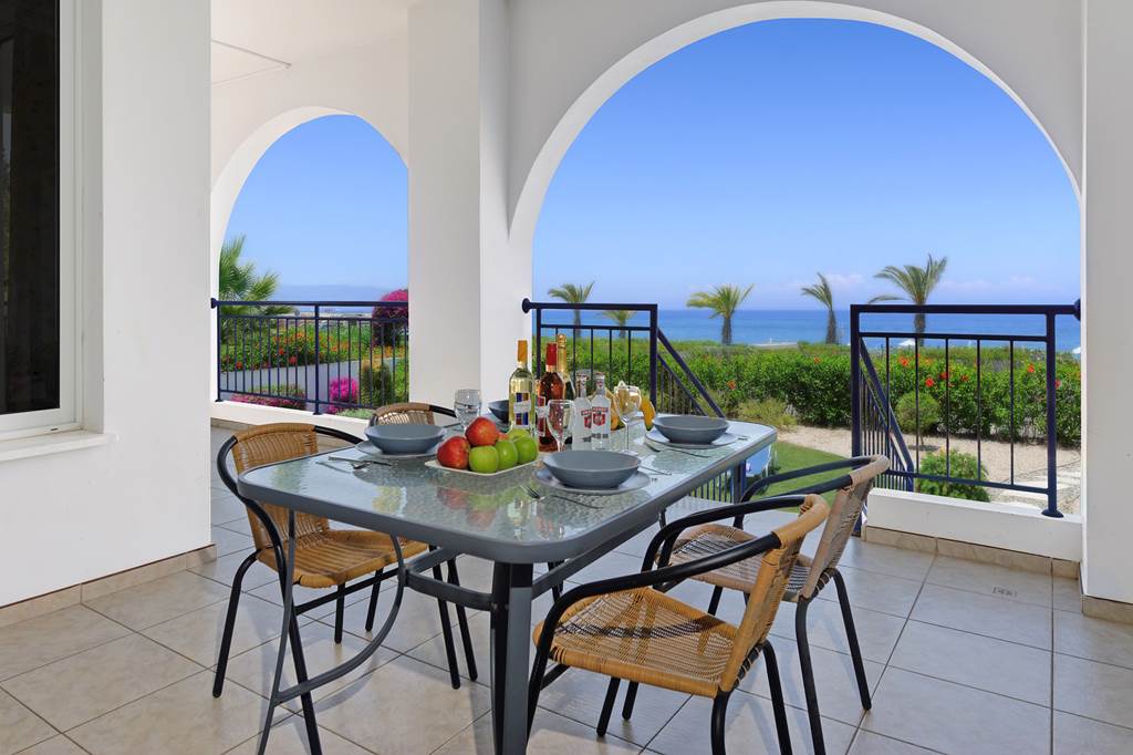 PFO_75160_latchi_BCH_villa_0317_16.jpg