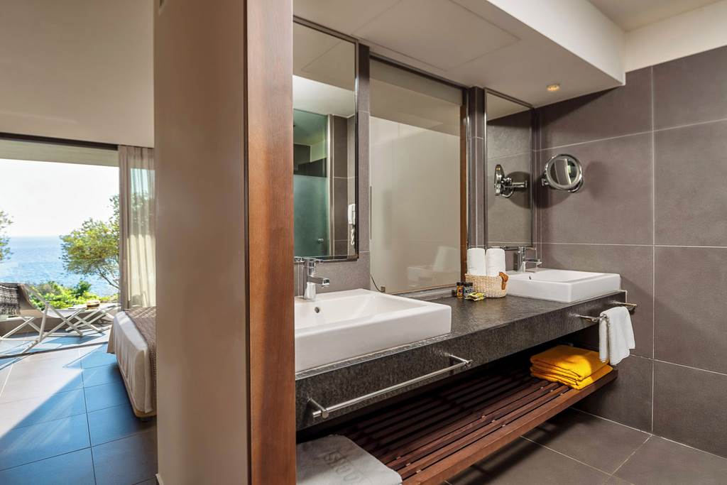EFL_73517_White_Rocks_Hotel_&_Bungalows_1120_02.jpg