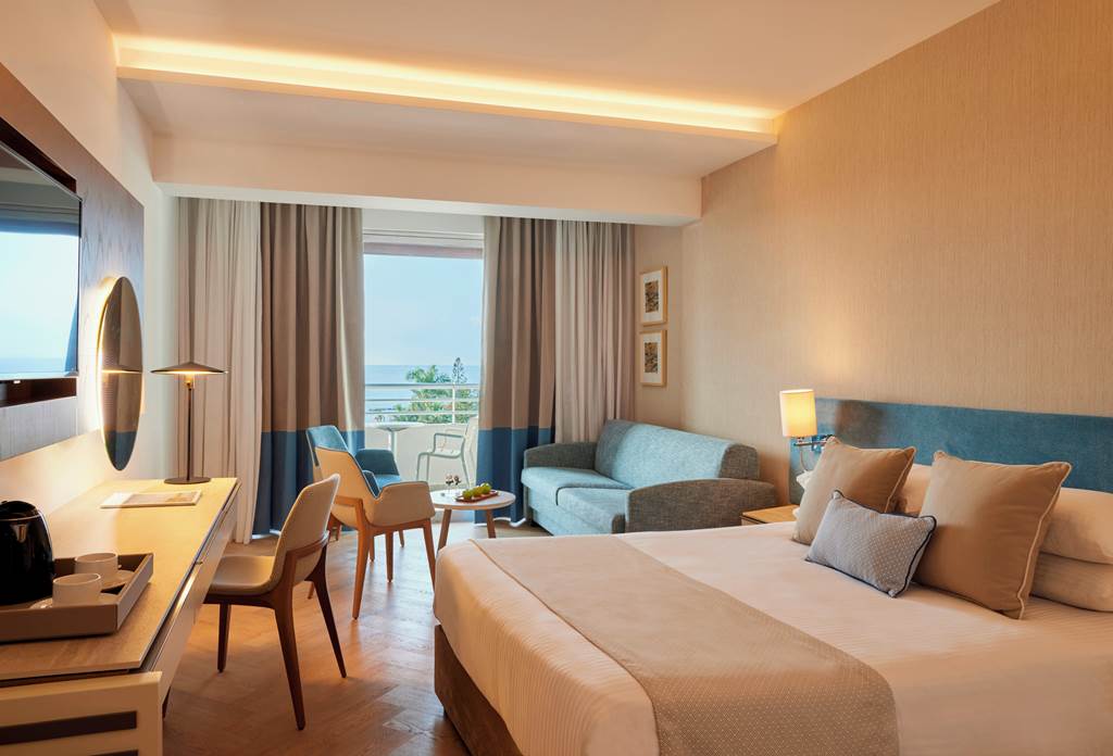 PFO_3329_Mediterranean_Beach_Hotel_0323_02.jpg