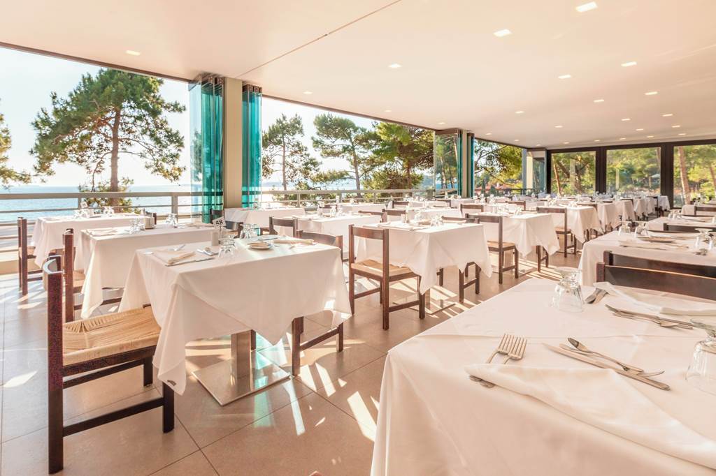 EFL_73517_White_Rocks_Hotel_&_Bungalows_0619_14.jpg