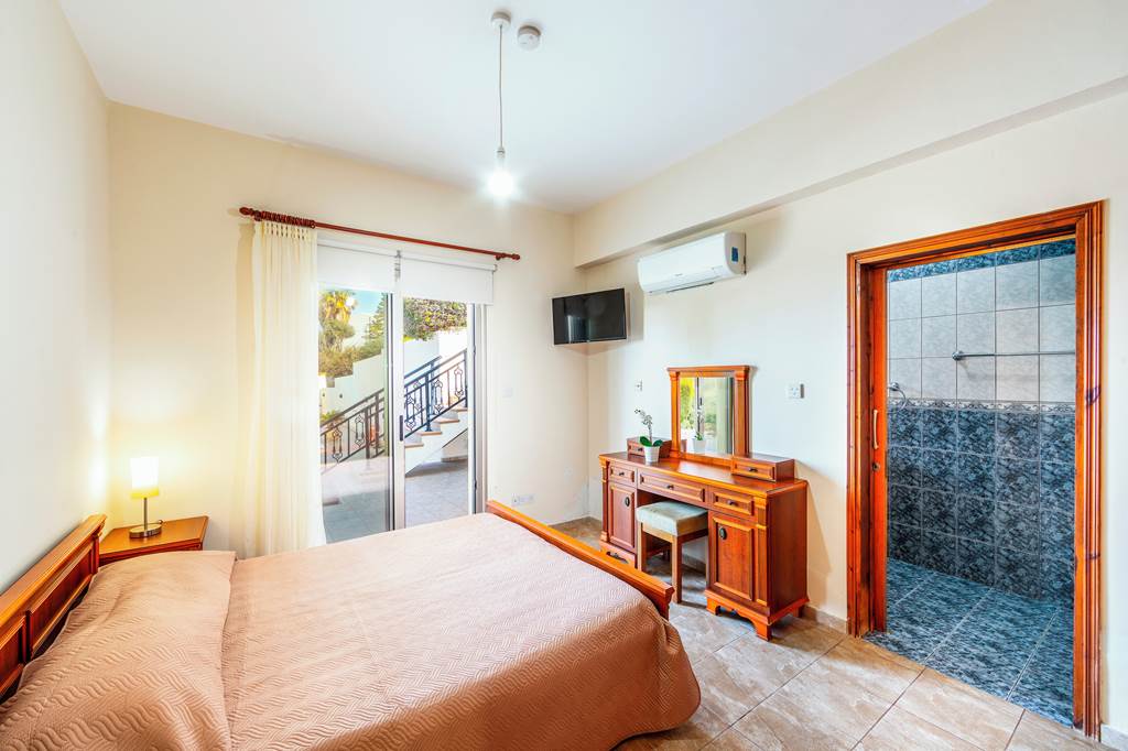 PFO_83915_Villa_Wisteria_Paphos_0622_02.jpg