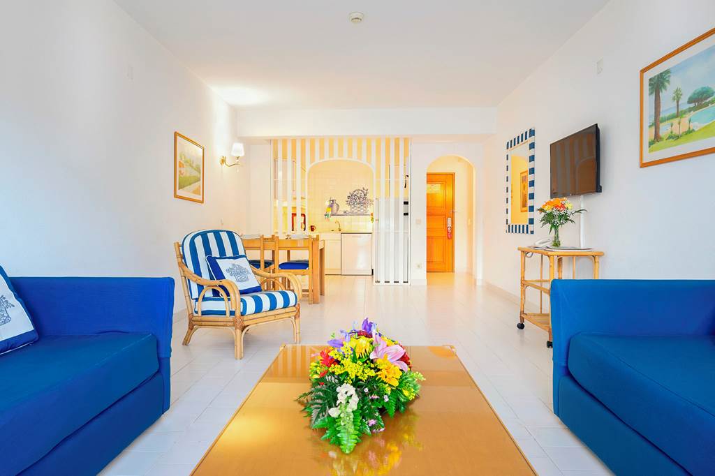 FAO_71804_Oura_View_Beach_Club_0824_02.jpg