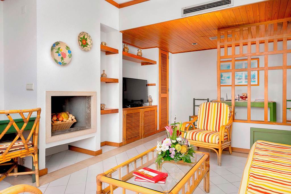 FAO_71802_Ourapraia_Hotel_Apartments_0922_17.jpg