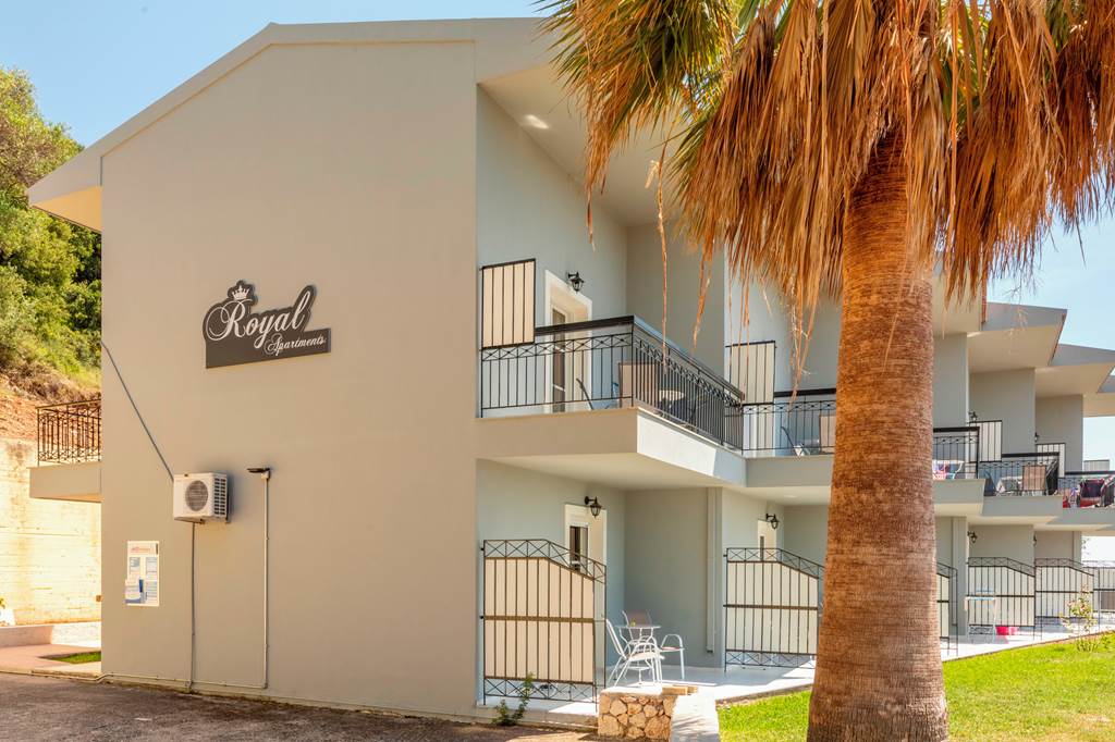 EFL_77281_Royal_Apartments_0619_01.jpg