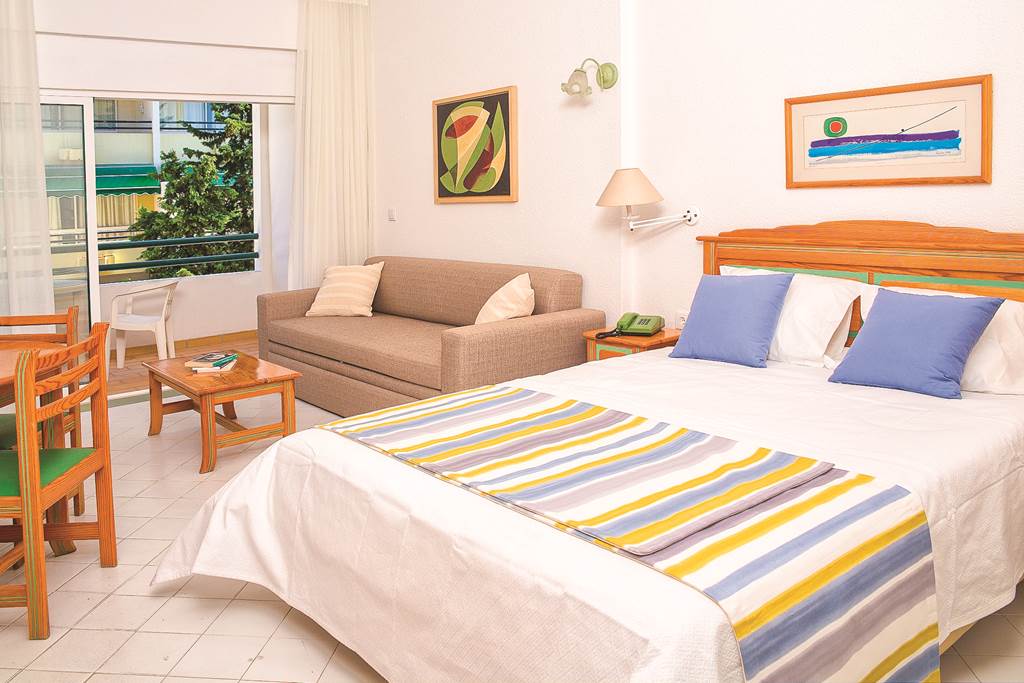 FAO_73345_Oura_Bay_0915_07.jpg