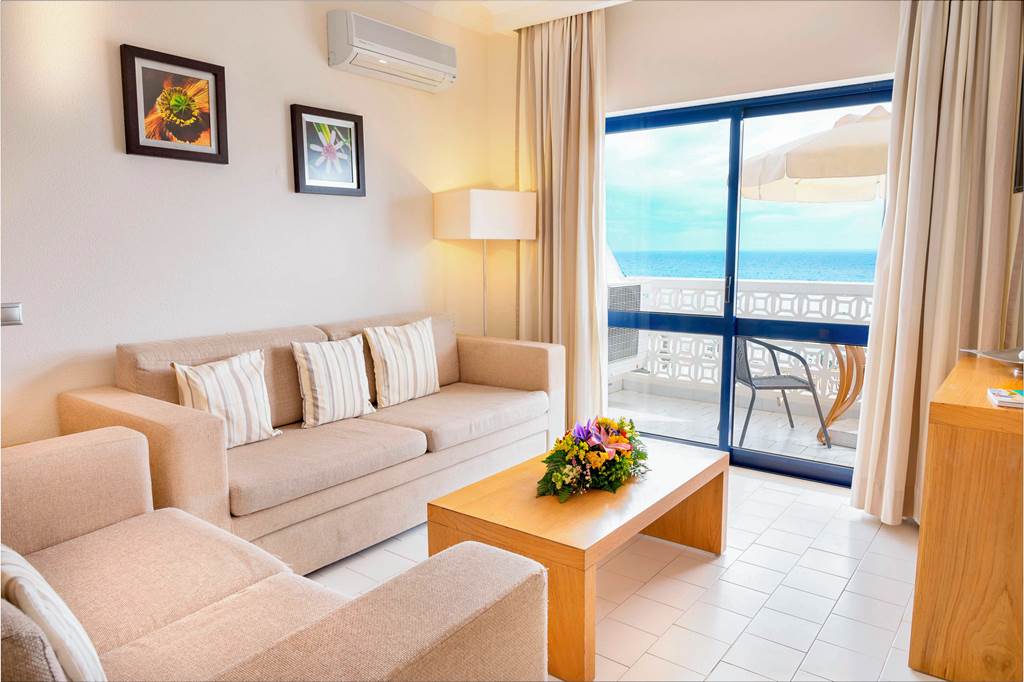 FAO_71804_Oura_View_Beach_Club_0922_30.jpg
