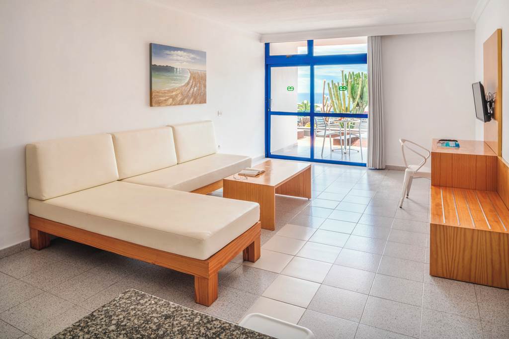 ACE_71109_Ereza_Los_Hibiscos_Apartments_0823_03.jpg