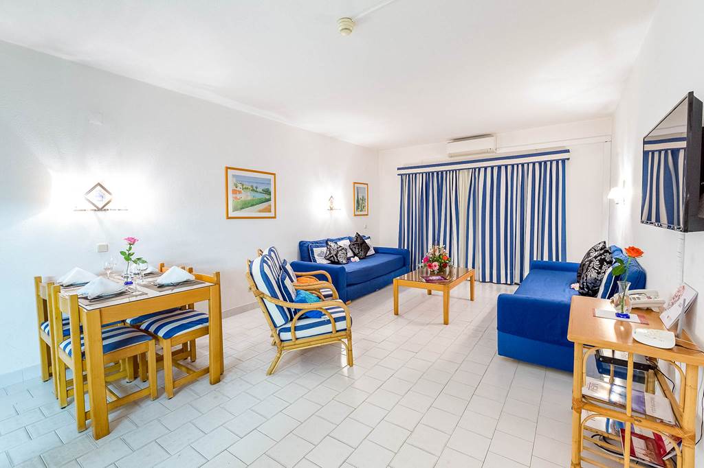 FAO_71804_Oura_View_Bch_Club_0217_28.jpg