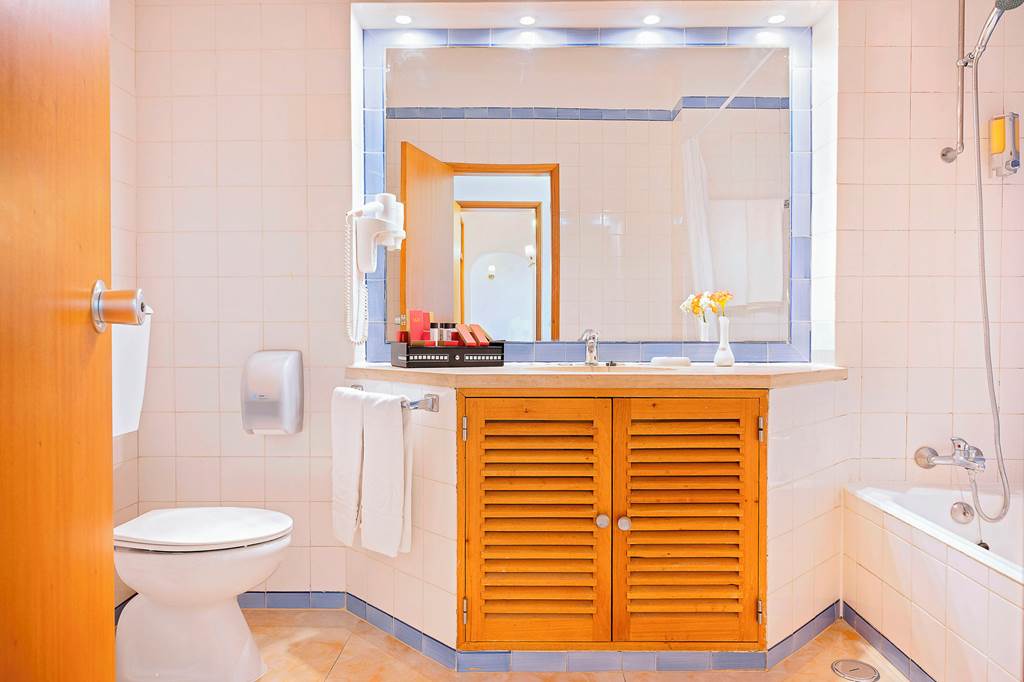 FAO_71804_Oura_View_Beach_Club_0922_49.jpg