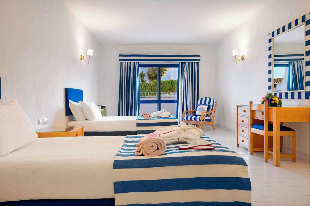 FAO_71804_Oura_View_Beach_Club_0824_03.jpg
