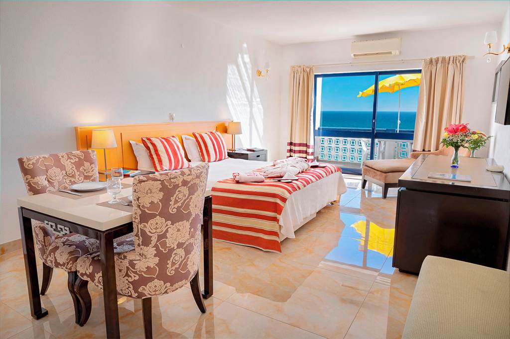 FAO_71804_Oura_View_Beach_Club_0922_11.jpg