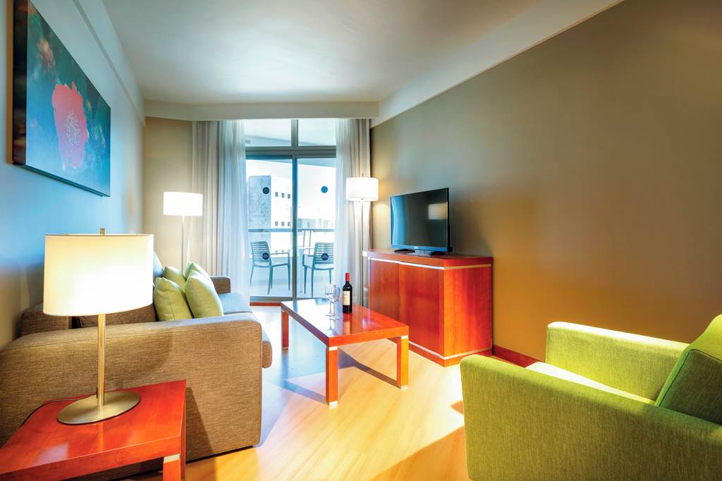 FUE_74001_Geranios_Suites_Spa_Htll_0217_09.jpg
