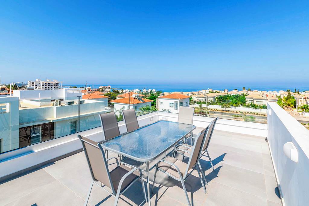 LCA_89166_Mylos_Lifestyle_Seaview_Villa_15_0325_03.jpg