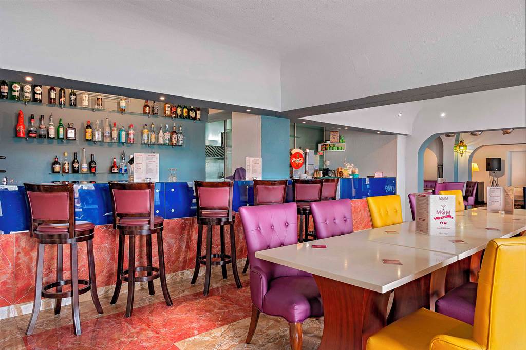 FAO_71804_Oura_View_Beach_Club_0922_02.jpg