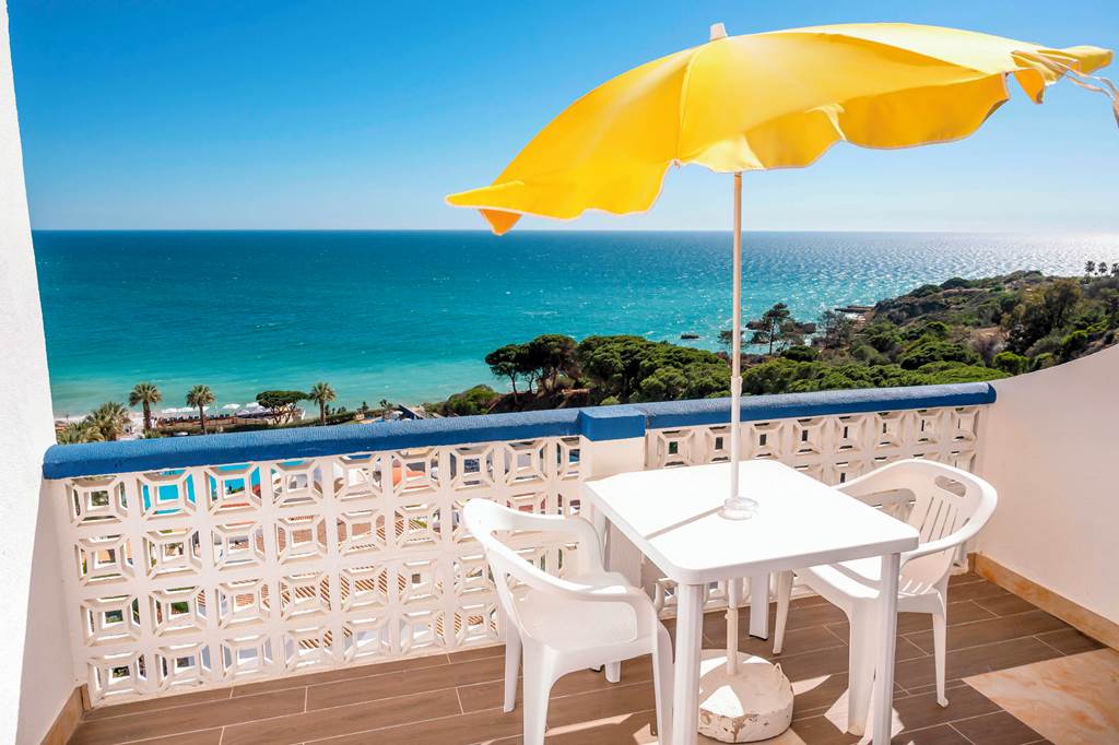 FAO_71804_Oura_View_Beach_Club_0922_10.jpg
