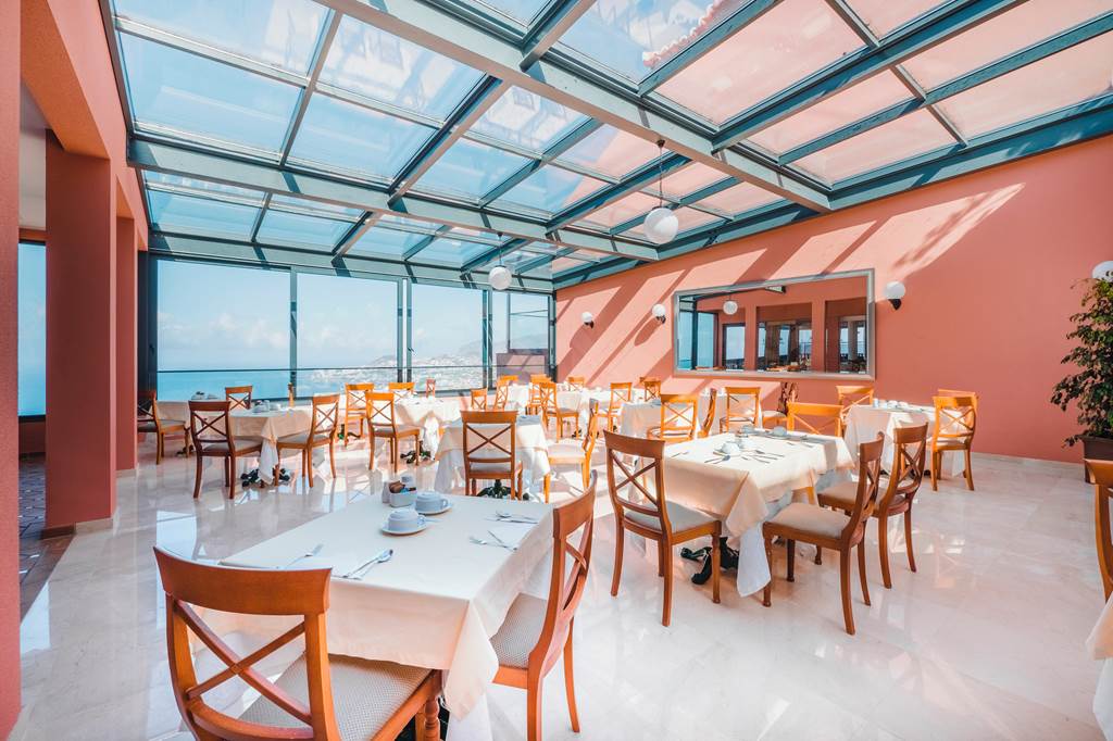 FNC_77599_Ocean_Gardens_Hotel_0524_06.jpg