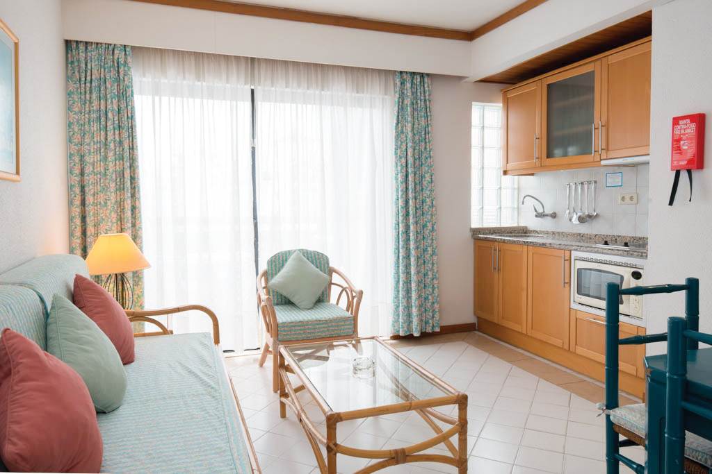 FAO_71802_Ourapraia_Hotel_Apartments_1016_08.jpg