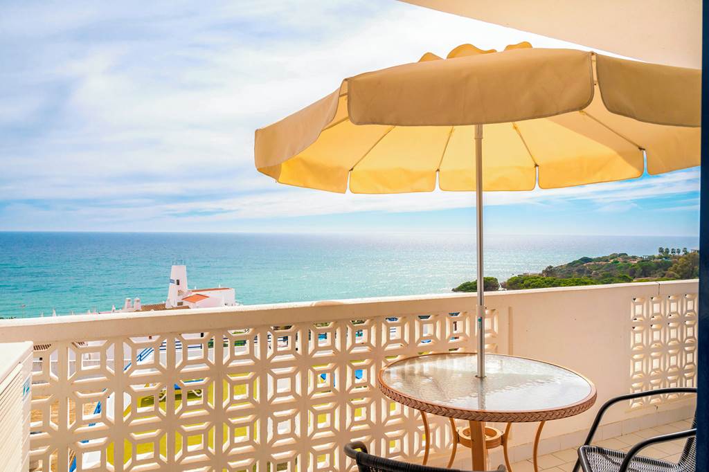 FAO_71804_Oura_View_Beach_Club_0922_15.jpg