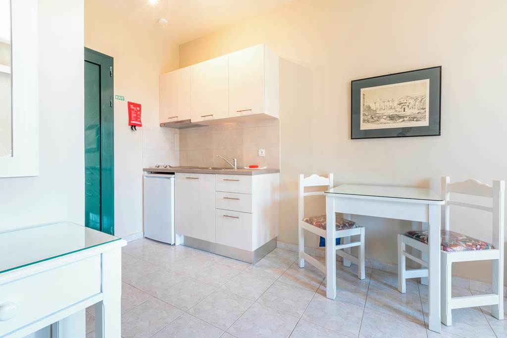 EFL_78418_Mythos_Apartments_0619_06.jpg