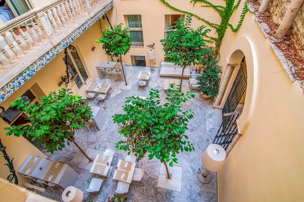 XRY_88401_Petit_Palace_Santa_Cruz_1124_10.jpg