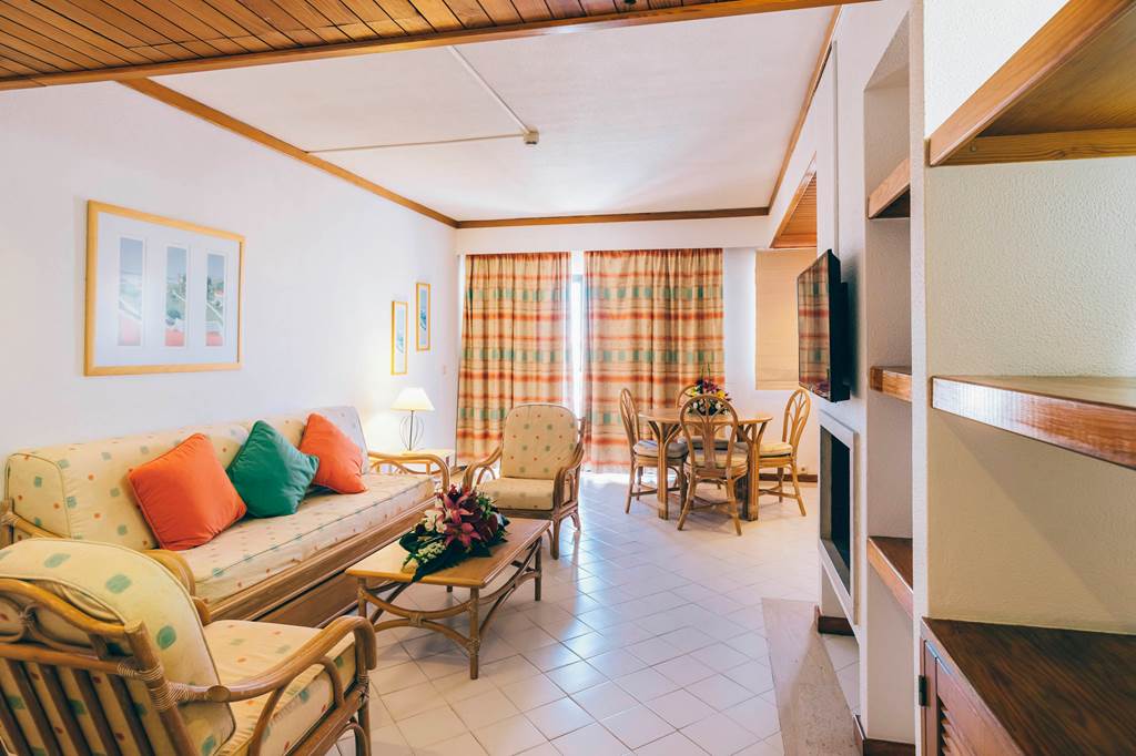 FAO_71802_Ourapraia_Hotel_Apartments_1122_02.jpg