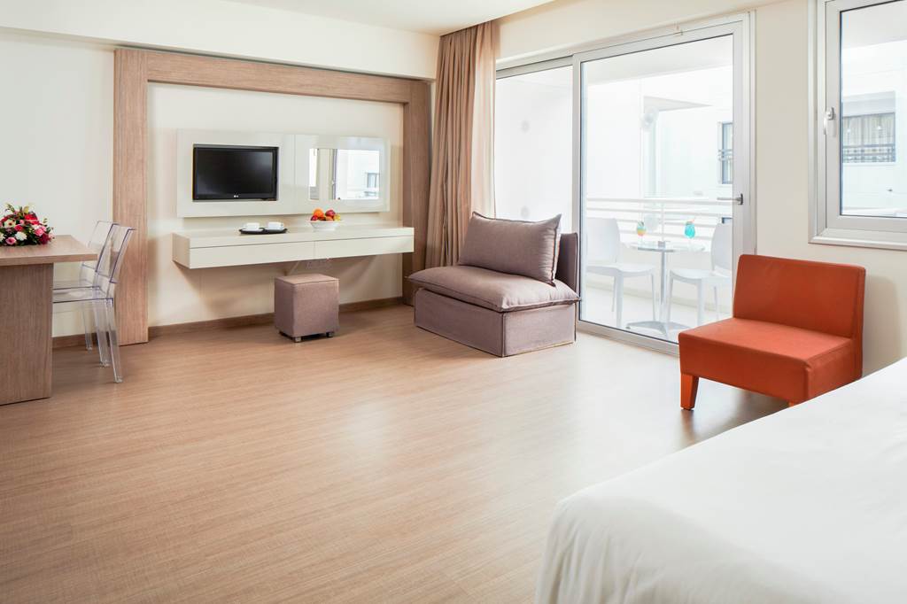 LCA_83144_Melpo_Antia_Luxury_Apartments_&_Suites_0721_14.jpg