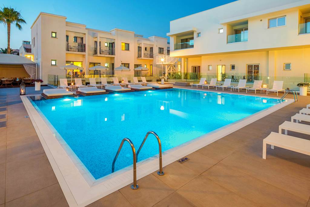 LCA_83144_Melpo_Antia_Luxury_Apartments_&_Suites_0721_05.jpg