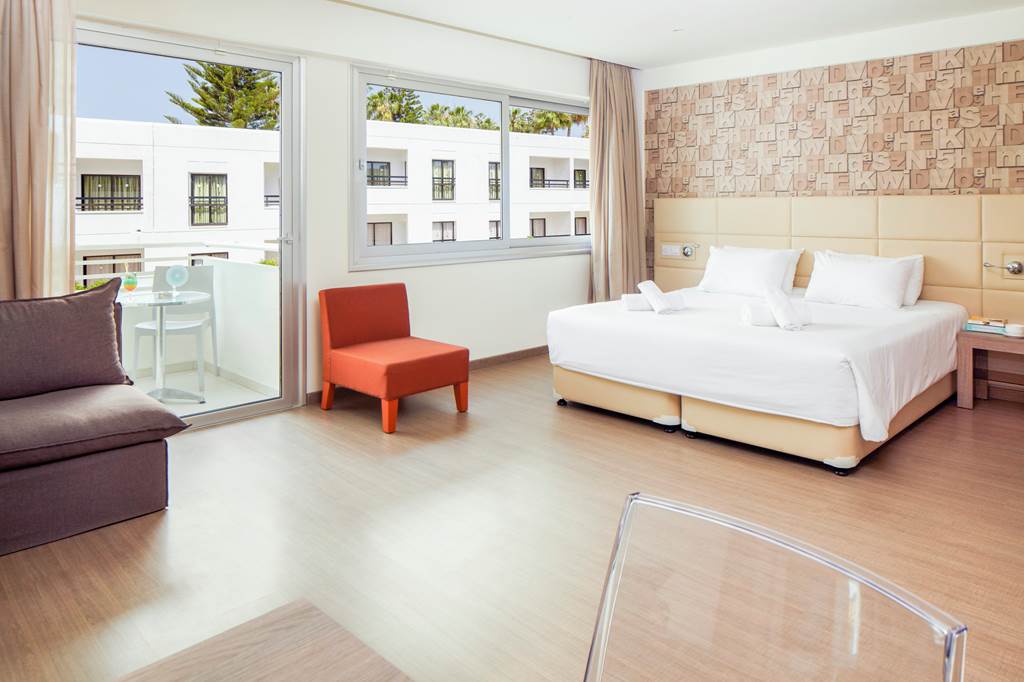 LCA_83144_Melpo_Antia_Luxury_Apartments_&_Suites_0721_13.jpg