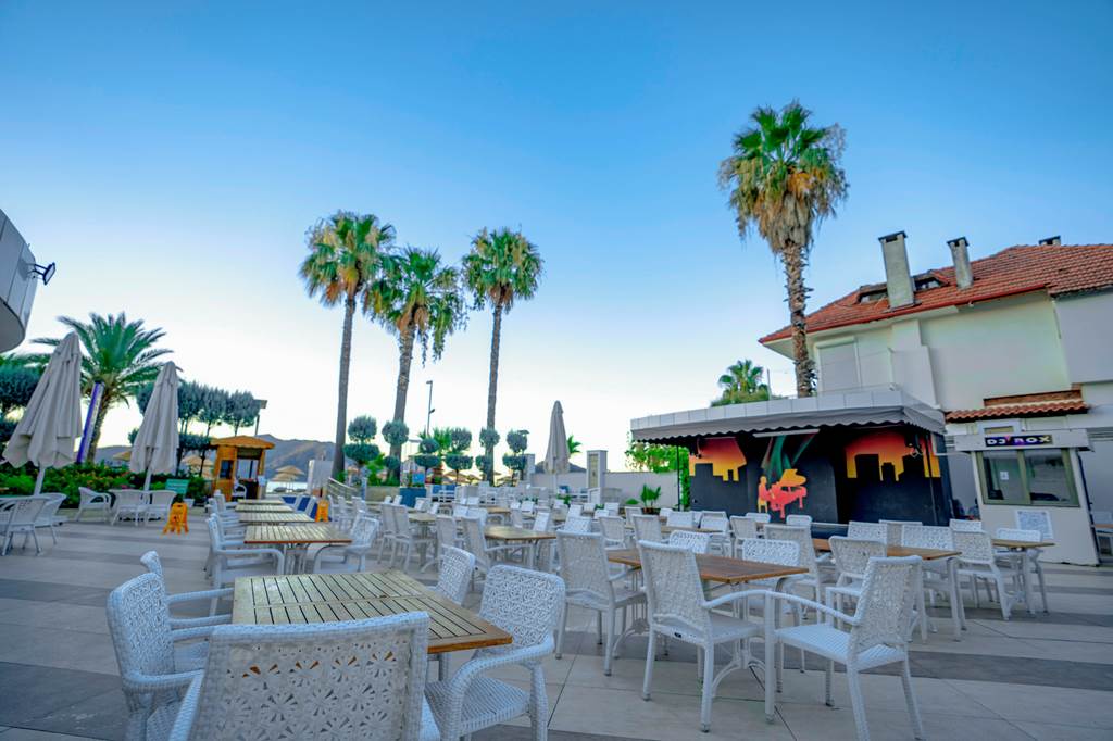 DLM_70715_Golden_Rock_Beach_Hotel_0124_05.jpg