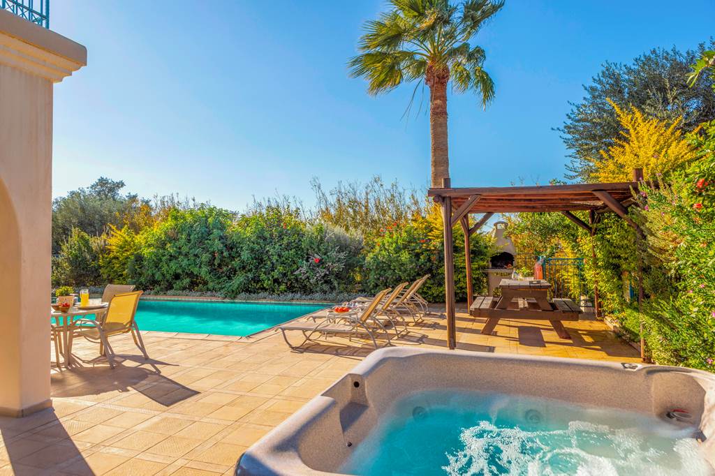 PFO_88850_Villa_Ifaistos_Coral_Bay_0125_16.jpg