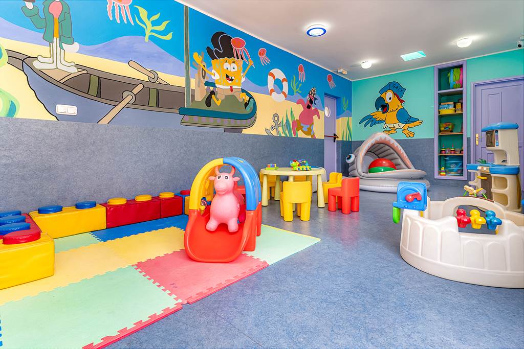 ACE_455_Galeon_Playa_Apartments_0422_02.jpg