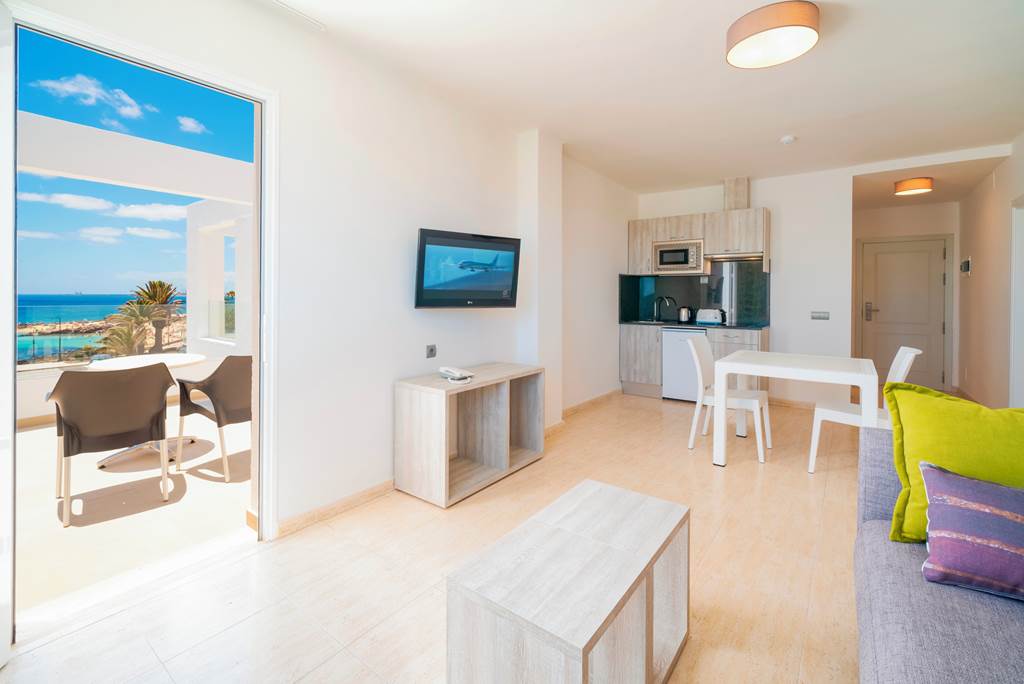 ACE_455_Galeon_Playa_Apartments_0719_02.jpg