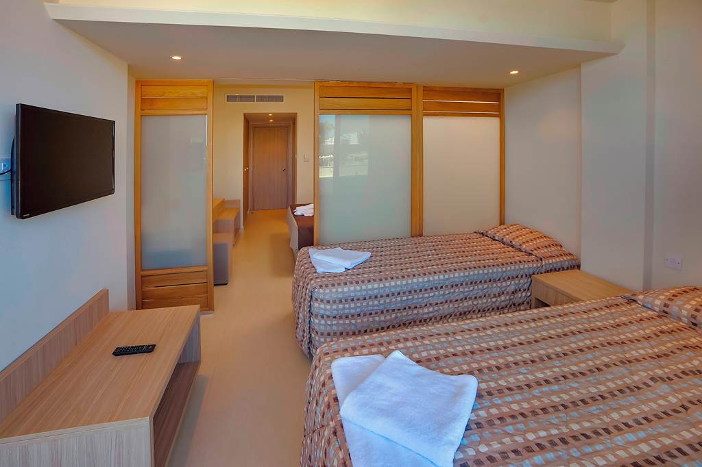 LCA_80733_Nelia_Beach_Hotel_0719_36.jpg