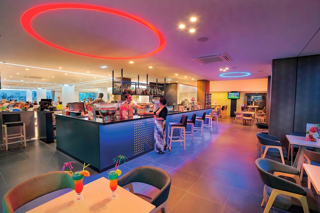 LCA_80733_Nelia_Beach_Hotel_0719_01.jpg