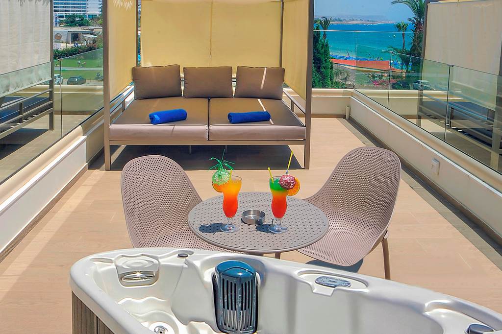 LCA_80733_Nelia_Beach_Hotel_1023_01.jpg