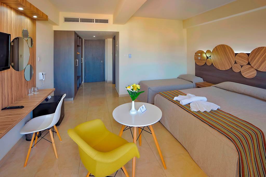 LCA_80733_Nelia_Beach_Hotel_0719_34.jpg