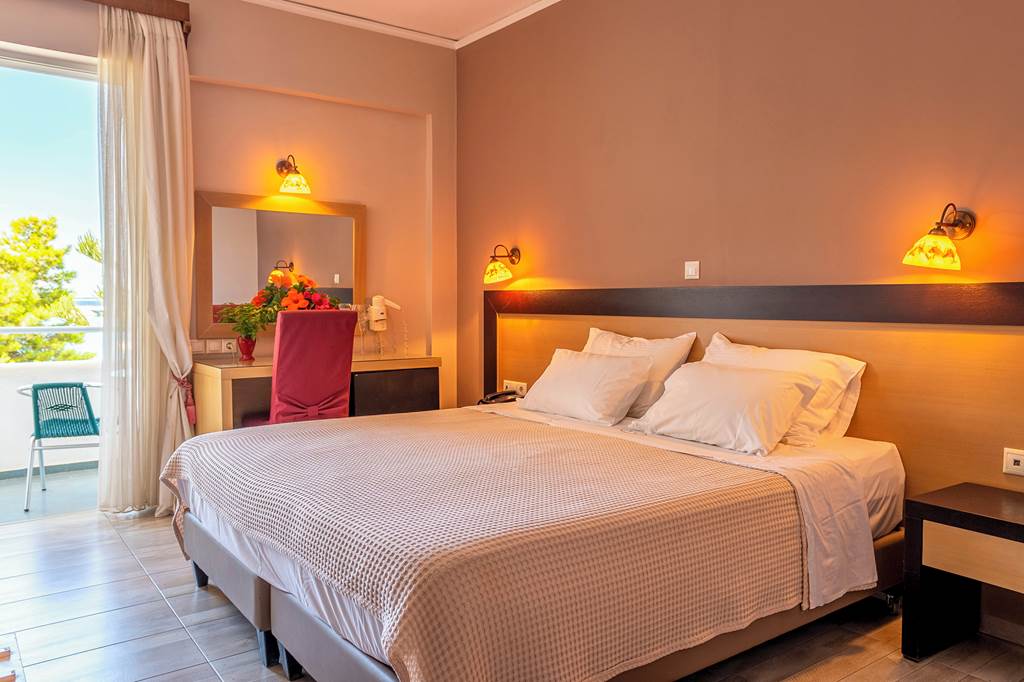 KLX_82542_Kyparissia_Beach_Hotel_1121_16.jpg