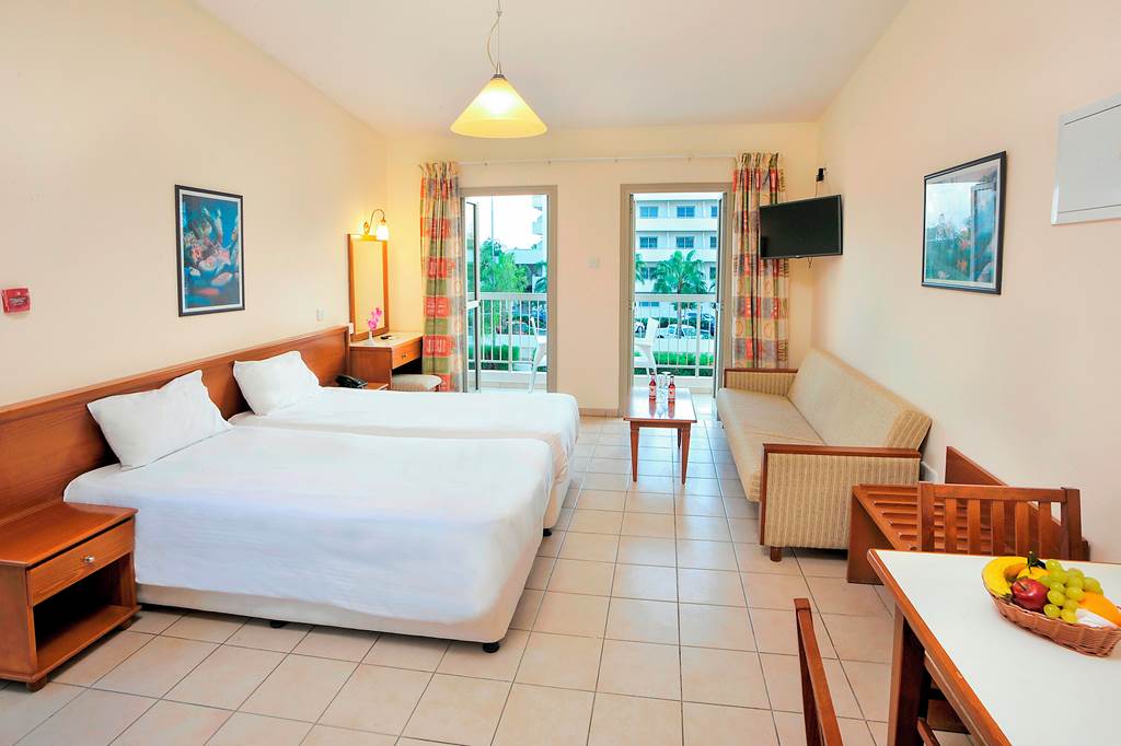 LCA_3136_Nissiana_Hotel_&_Bungalows_0519_09.jpg