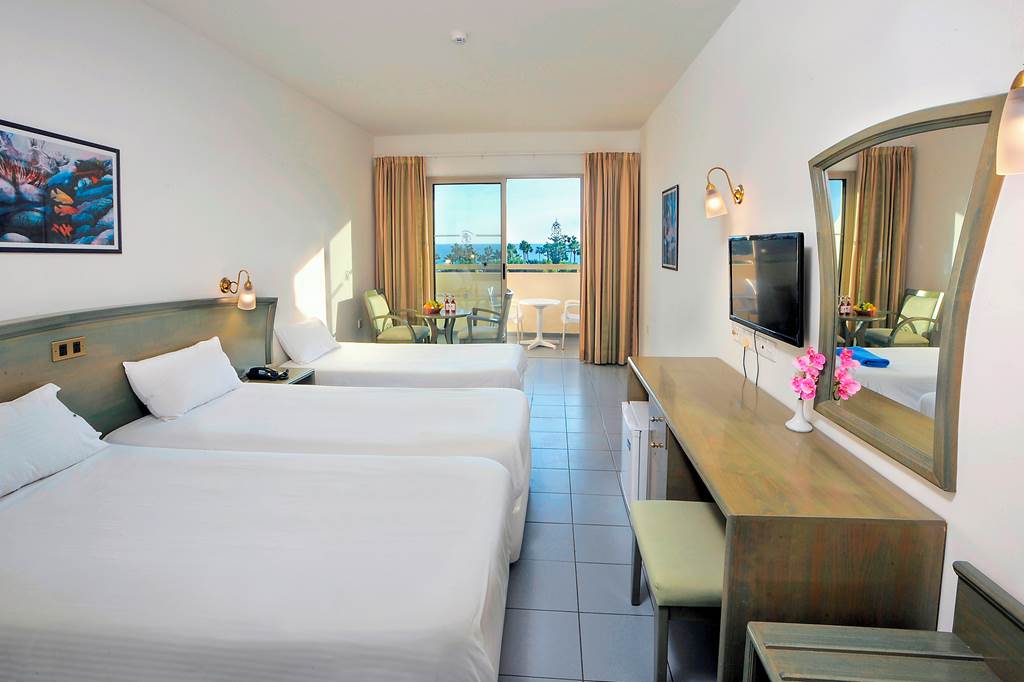 LCA_3136_Nissiana_Hotel_&_Bungalows_0519_02.jpg