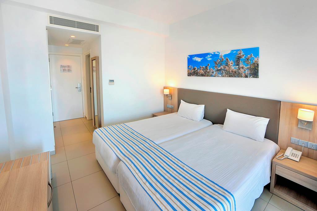 LCA_3136_Nissiana_Hotel_&_Bungalows_0519_12.jpg