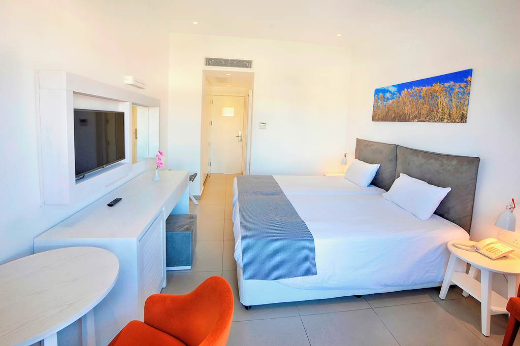 LCA_3136_Nissiana_Hotel_&_Bungalows_0519_11.jpg