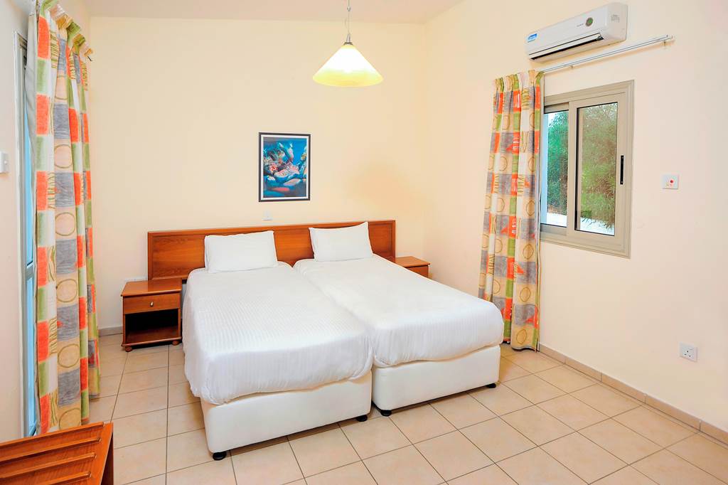 LCA_3136_Nissiana_Hotel_&_Bungalows_0519_08.jpg