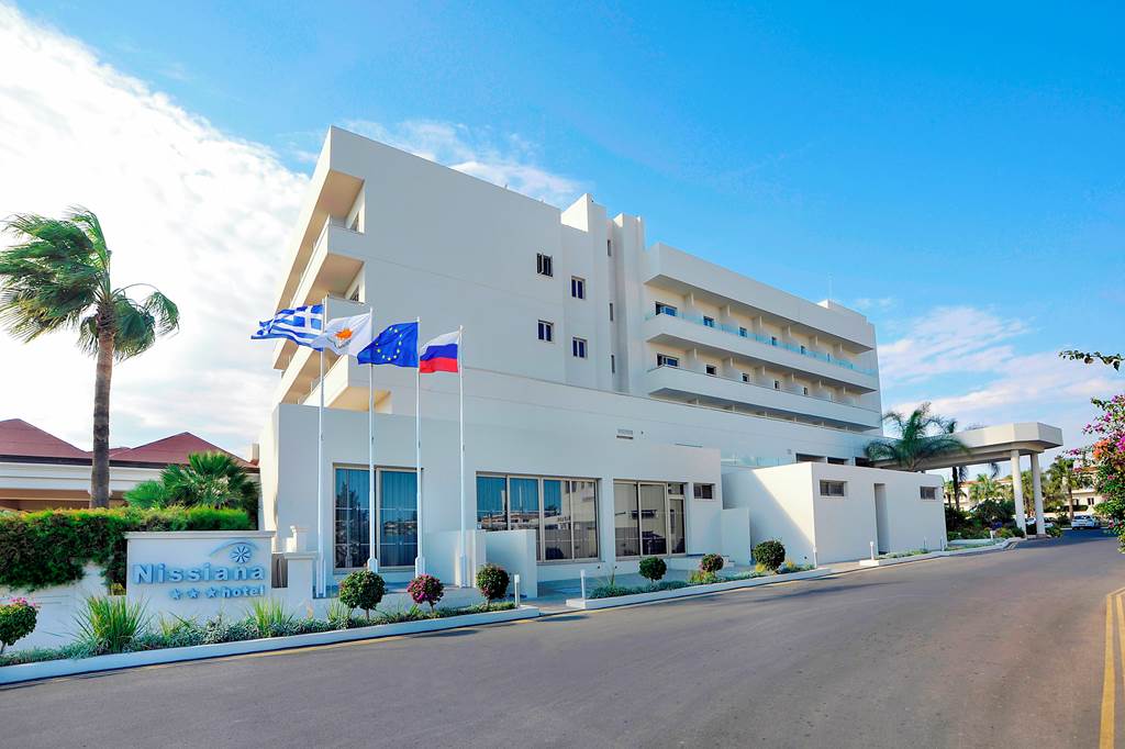 LCA_3136_Nissiana_Hotel_&_Bungalows_0519_05.jpg