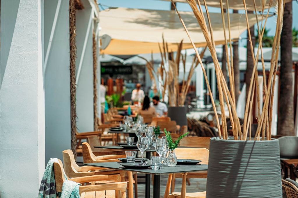 LCA_83640_Nissi_Beach_Resort_0422_09.jpg