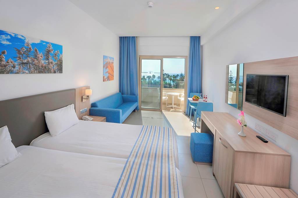 LCA_3136_Nissiana_Hotel_&_Bungalows_1019_01.jpg