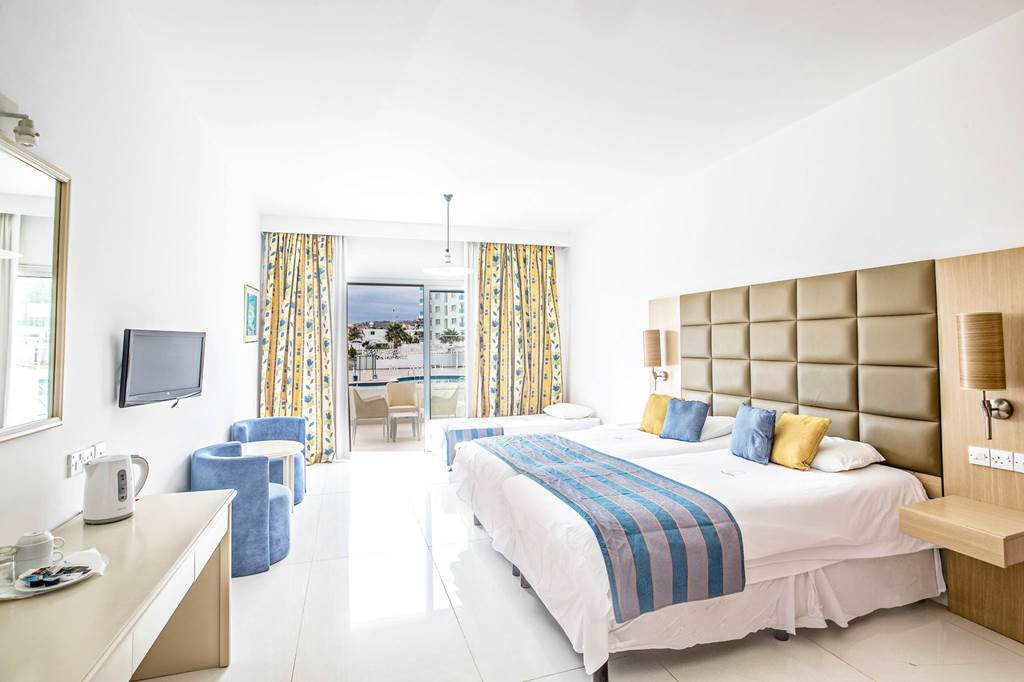 LCA_74175_Odessa_Bch_Hotel_1216_01.jpg
