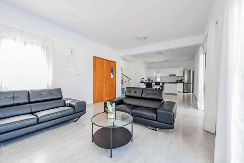 PFO_86507_Villa_Michaela_Vine_Cyprus_1123_08.jpg